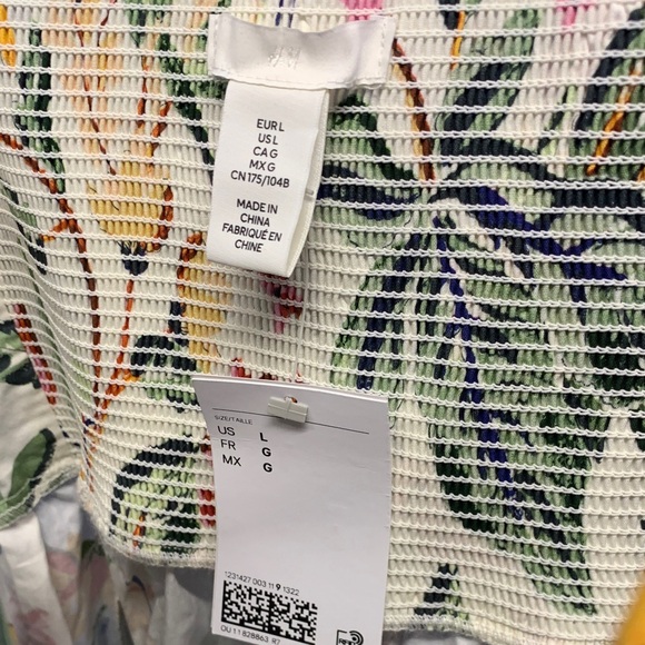 H&M Multicolor Leaf Pattern Top - Picture 2 of 5